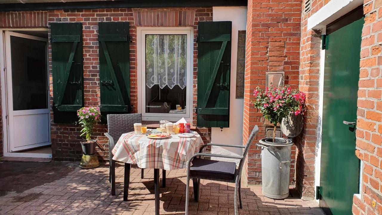FeWo-Butze 2 mit Terrasse Dornumersiel Exterior foto